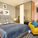 - Town Hall Square Appart hôtel 3*