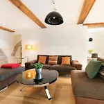 - Town Hall Square Appart hôtel 3*