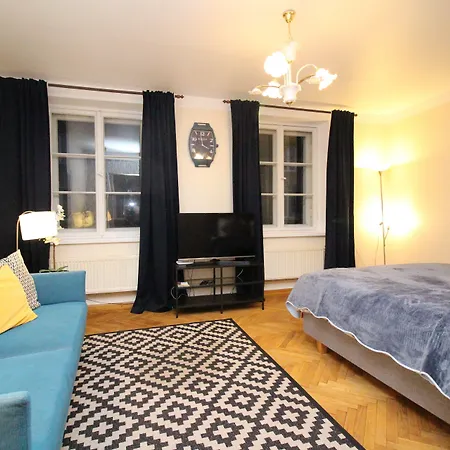 - Town Hall Square 3* 탈린