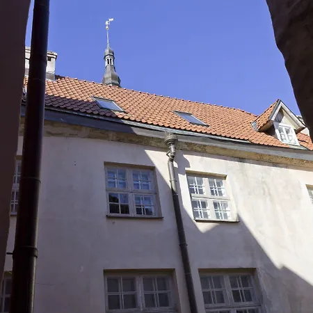 - Town Hall Square 3*