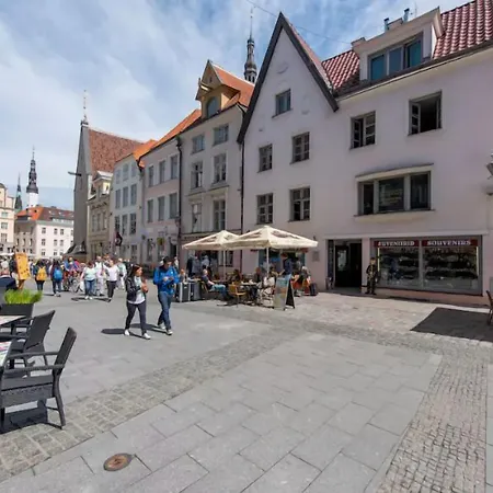 - Town Hall Square Apartmanhotel Tallinn