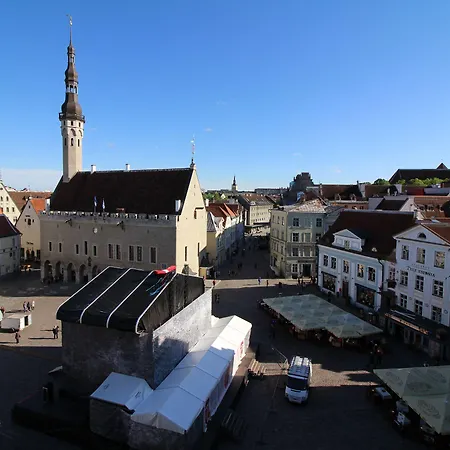 - Town Hall Square Apartmanhotel 3*