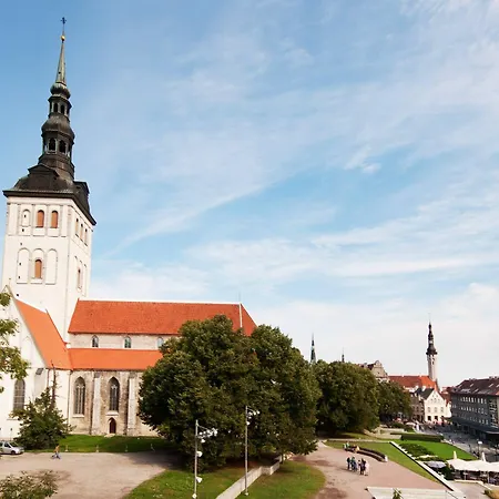- Town Hall Square Apartmanhotel Tallinn