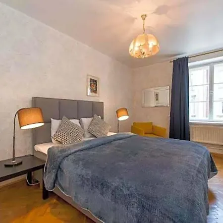 - Town Hall Square Aparthotel Reval