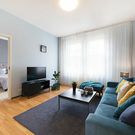 - Town Hall Square 3*