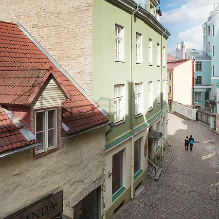 - Town Hall Square 3* Reval