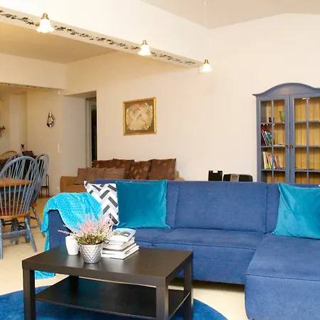 - Town Hall Square Apartmanhotel 3*