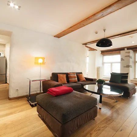 - Town Hall Square Aparthotel 3*