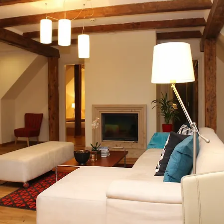 - Town Hall Square Apartmanhotel Tallinn