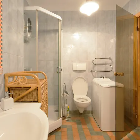 - Town Hall Square Aparthotel 3*