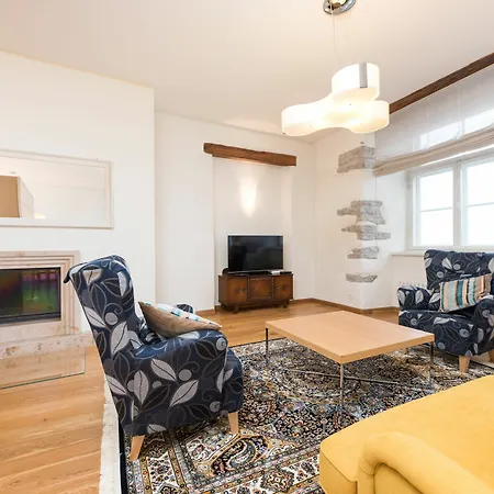 아파트호텔 - Town Hall Square 3*