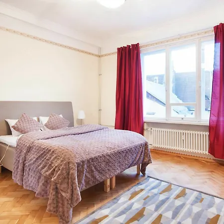 - Town Hall Square Aparthotel