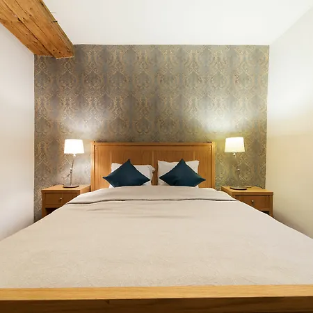 Aparthotel - Town Hall Square 3*