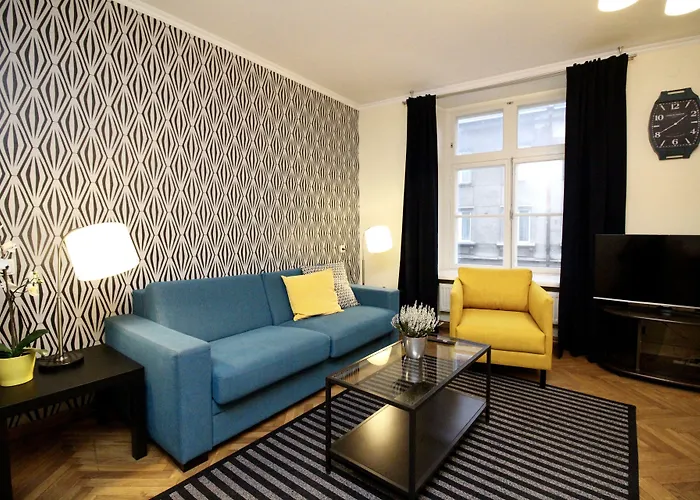 - Town Hall Square 아파트호텔 탈린