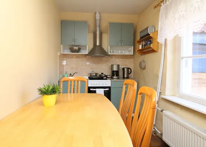 - Town Hall Square 3*