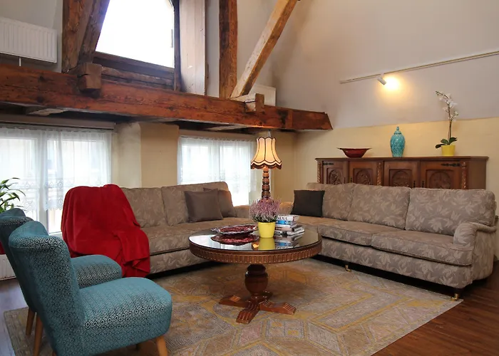 - Town Hall Square 3*