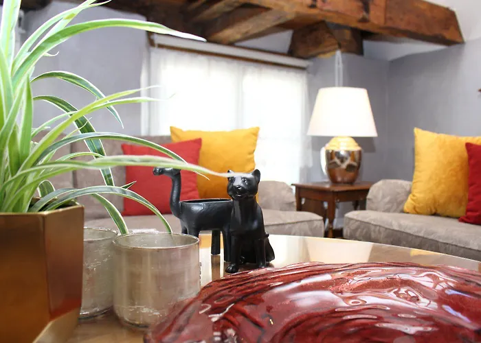 - Town Hall Square 아파트호텔 3*