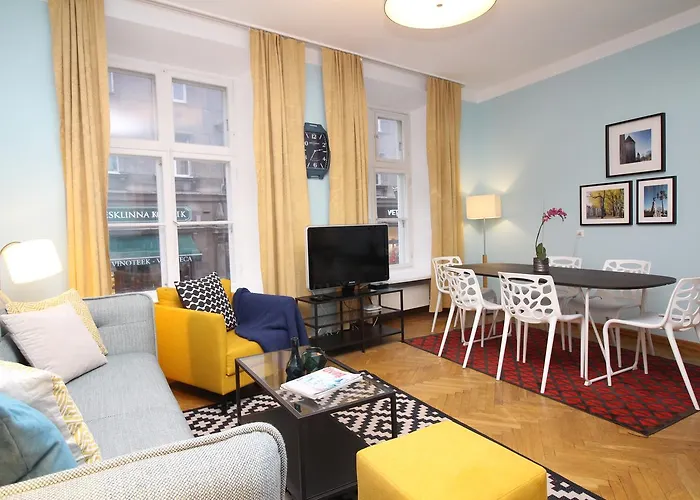 - Town Hall Square 아파트호텔