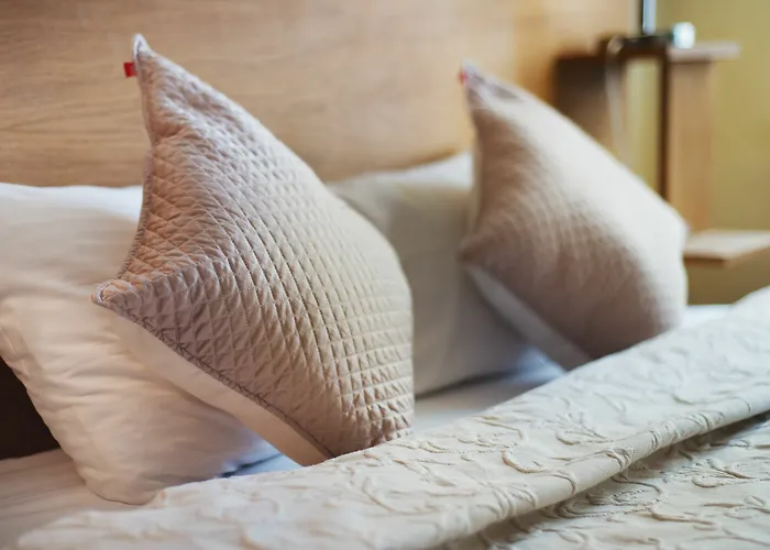 - Town Hall Square 3* 탈린