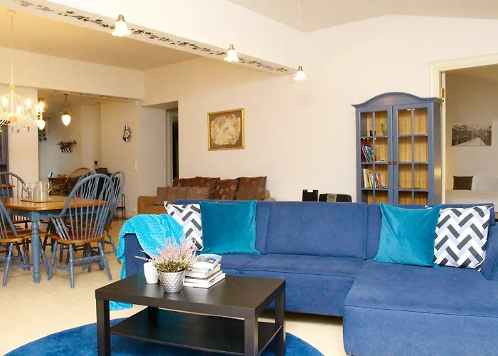 - Town Hall Square Ξενοδοχείο με διαμερίσματα 3*