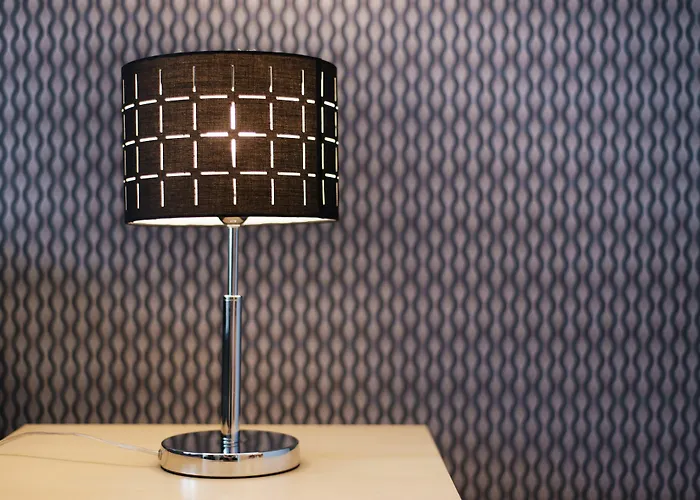 - Town Hall Square 아파트호텔