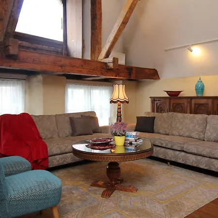 - Town Hall Square 3*