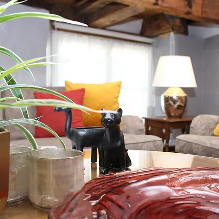 - Town Hall Square Appart hôtel 3*