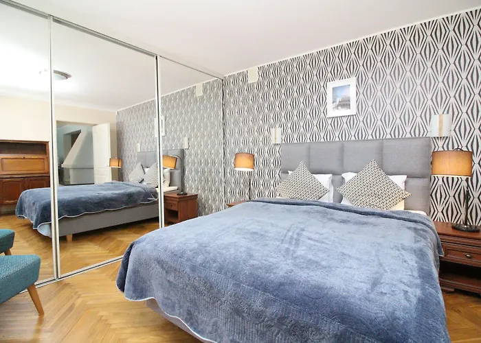 塔林市政厅广场 - 城市公寓