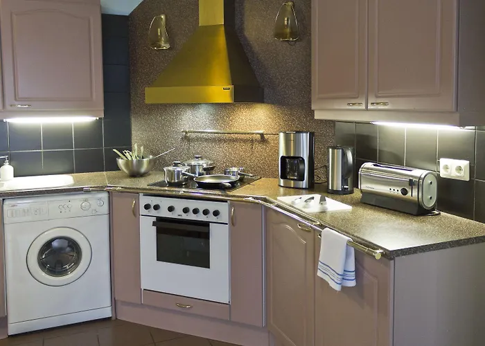 塔林市政厅广场 - 城市公寓